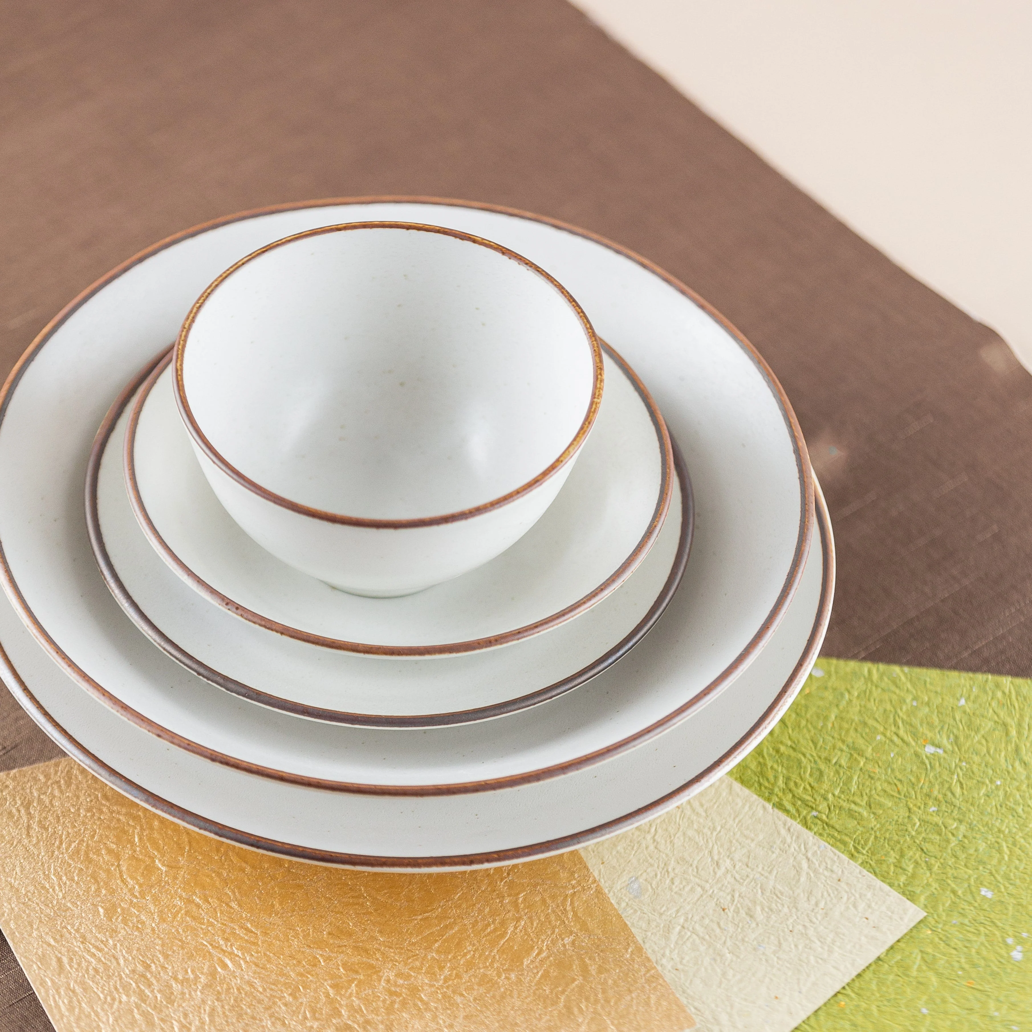 Brown Rim Lightweight Plate d.23cm - Image 2