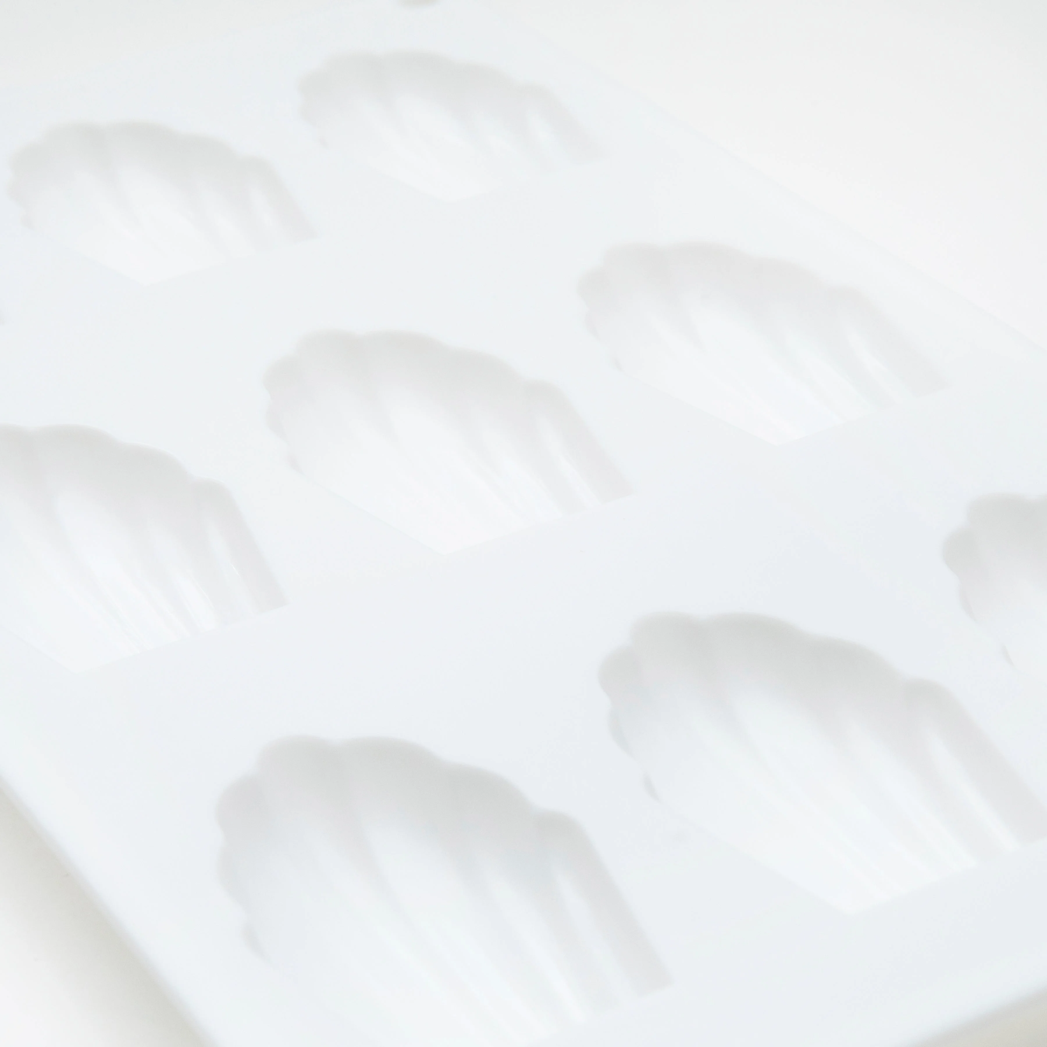 Sea Shell-Shaped Silicone Cake Mould - Image 2