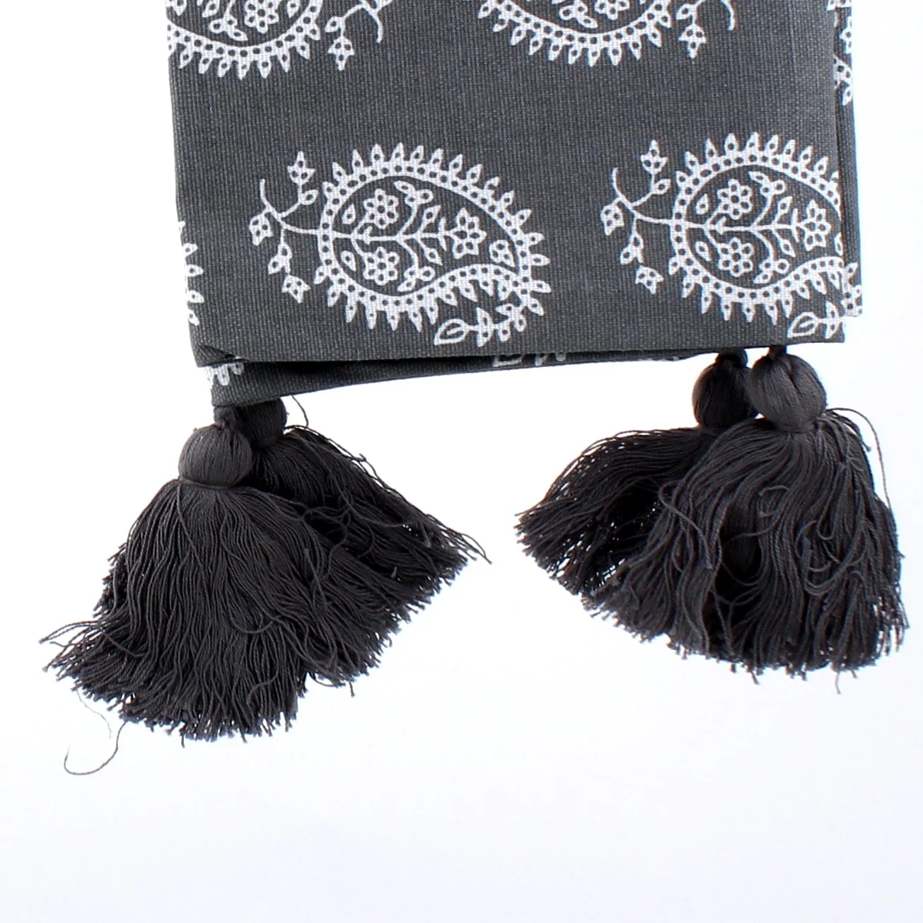 Paisley Cushion Cover with Tassel (45x45cm) - Image 3