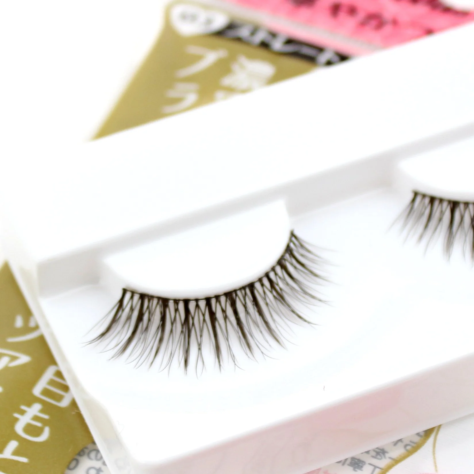 Glamorous False Eyelashes (#03/1pr) - Image 4