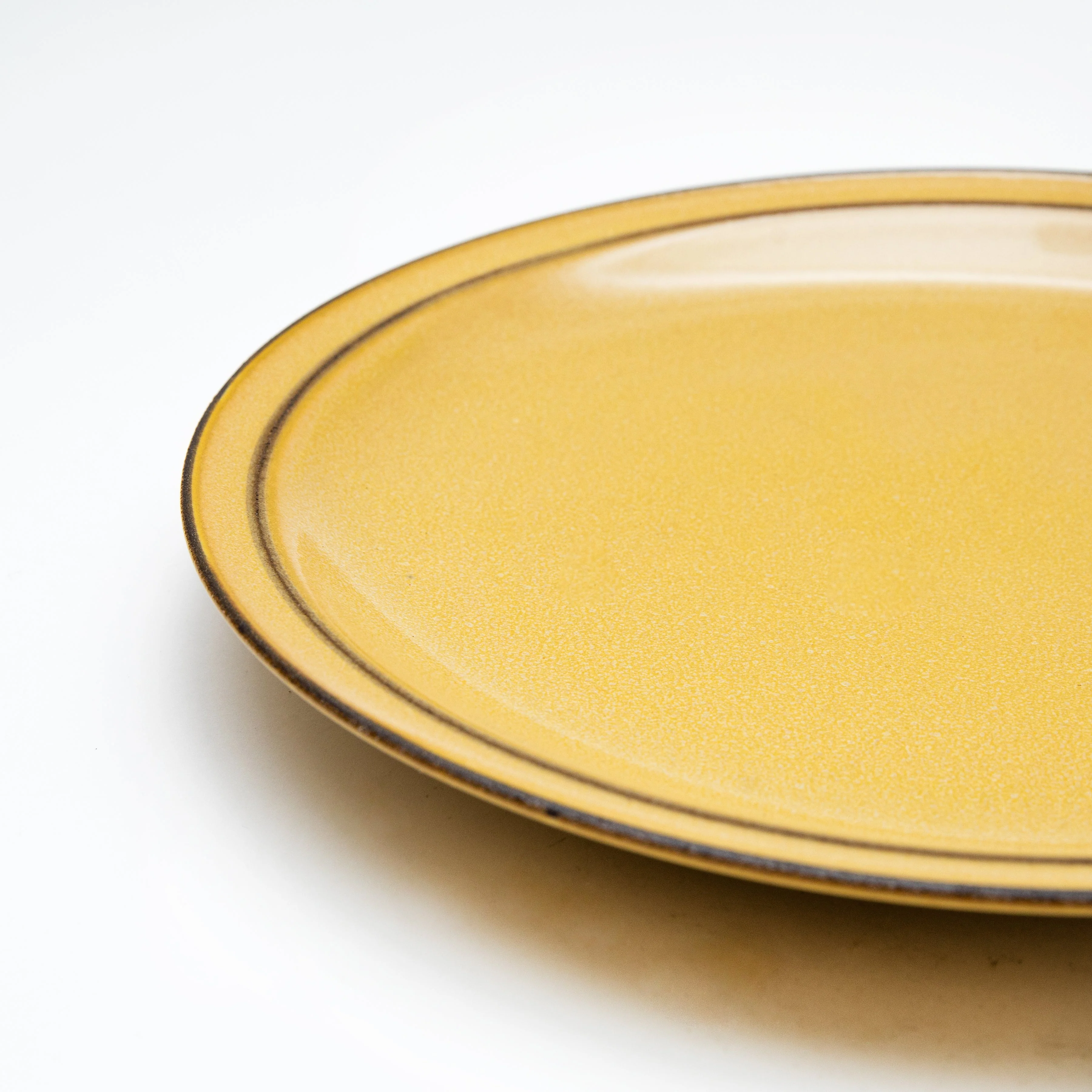 Japanese Fontaine Plate Yellow - Image 4