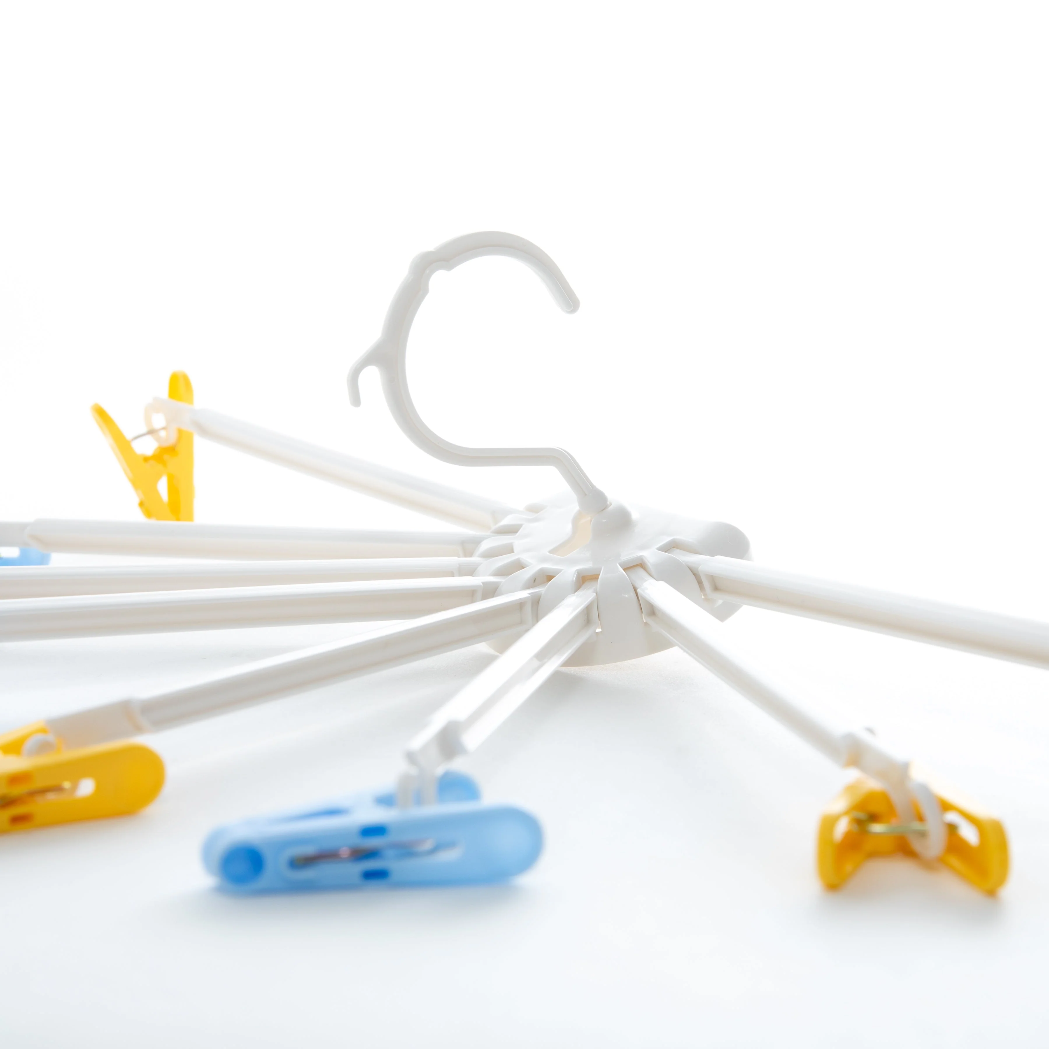 Kokubo Semi Circular Hanger with Clothespins - Image 3