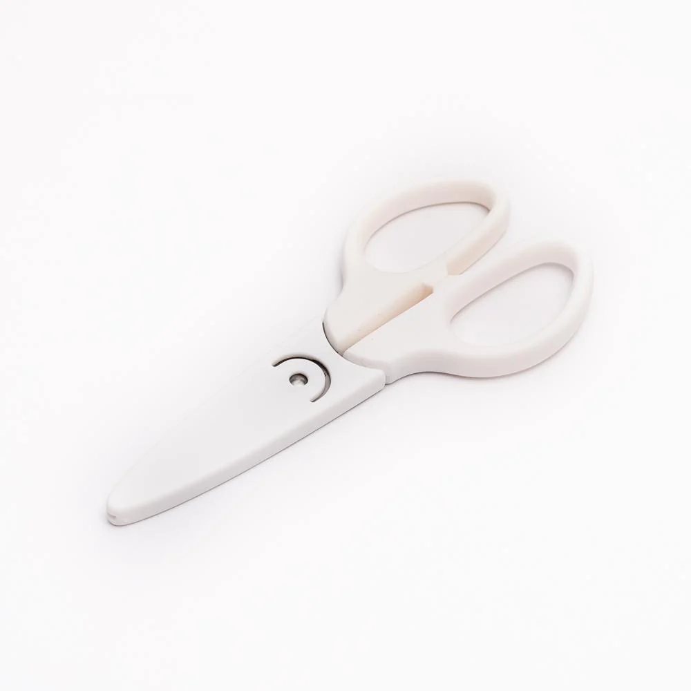 Kitchen Scissors for Kids with Cover - Image 3