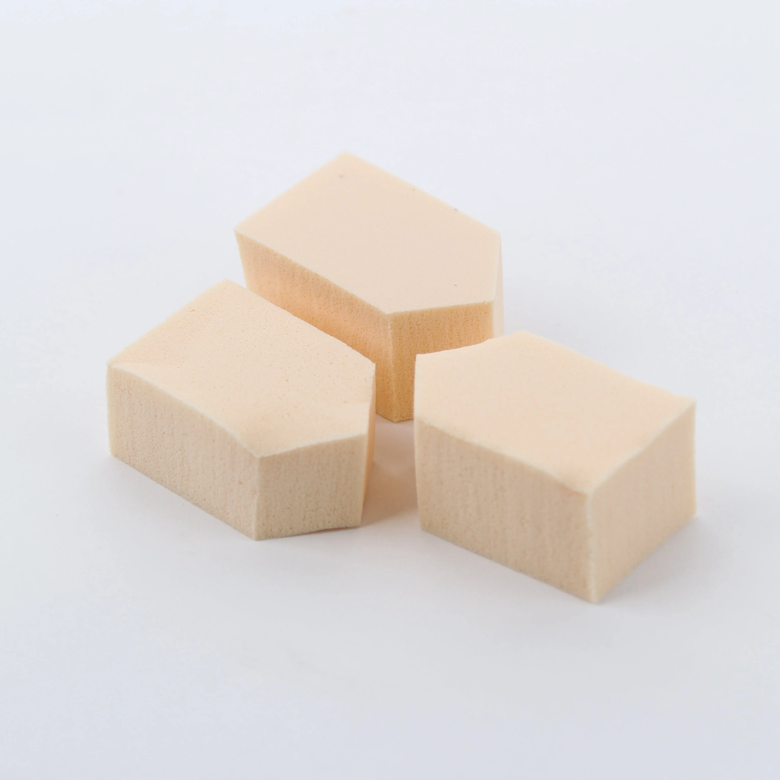 Seria House-Shaped Makeup Sponges - Image 4