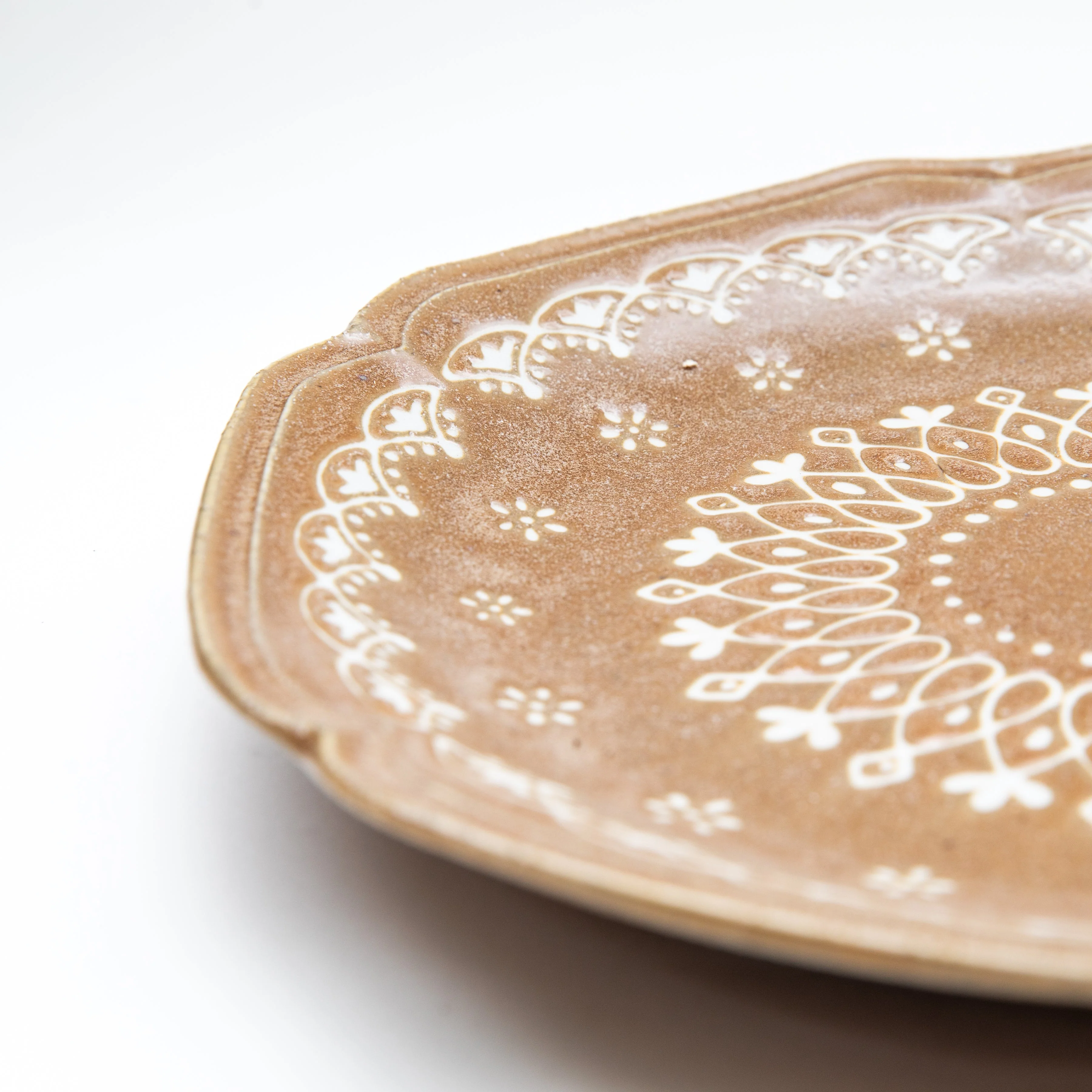 Japanese Porcealin Lace Scalloped Edge Plate (24x23.5x3cm) - Image 6