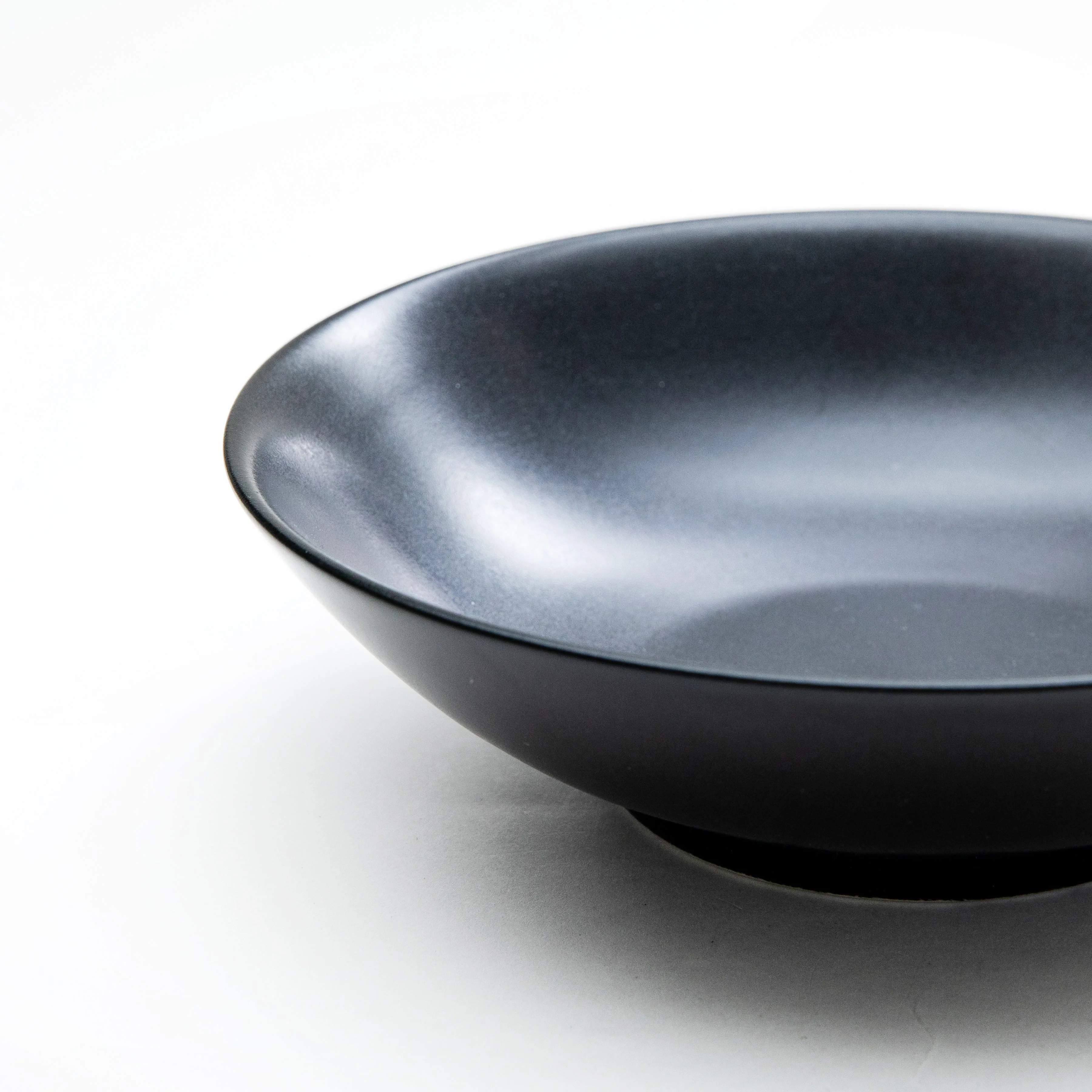 17.5cm Tenmoku Porcelain Shallow Bowl - Image 3