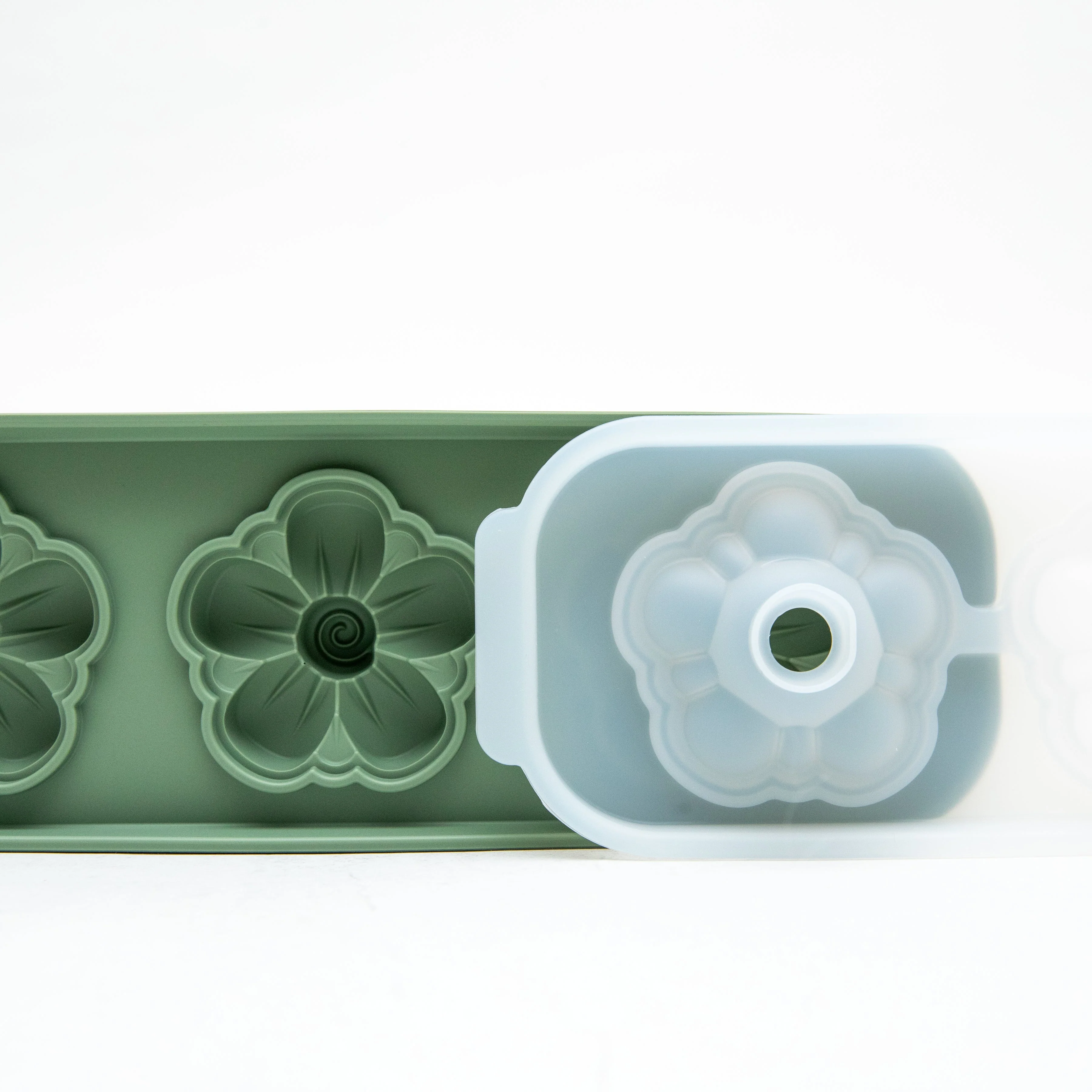 Silipot Silicone Flower Ice Tray Sage Green - Image 6