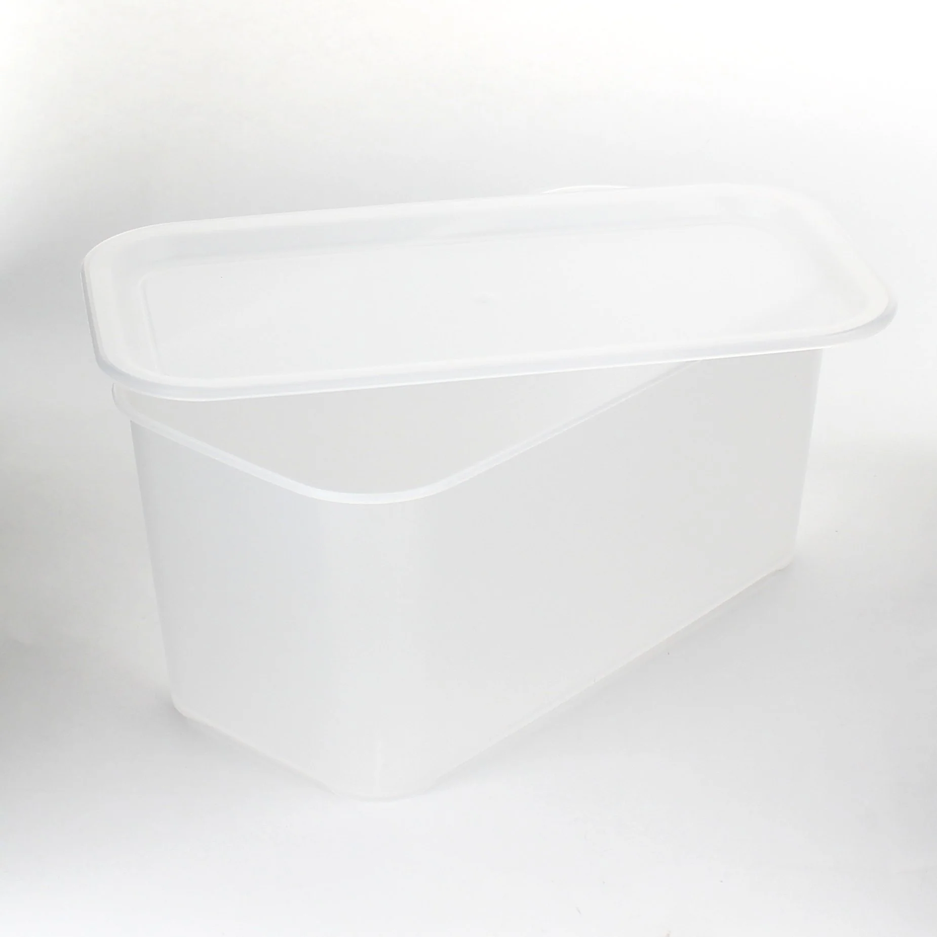 Clear Storage Box with Lid 2.9L - Image 3