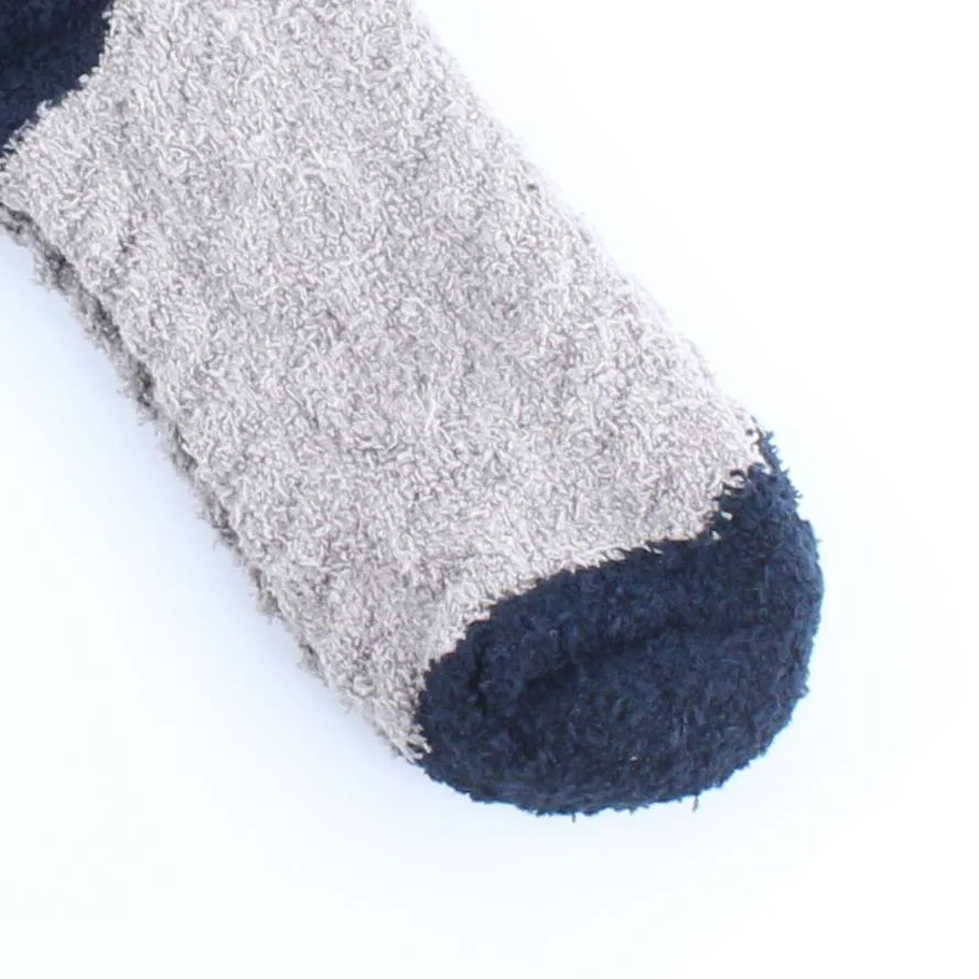 Cable Knit Embroidered Fluffy Bi-Color 22x20cm Socks - Image 3